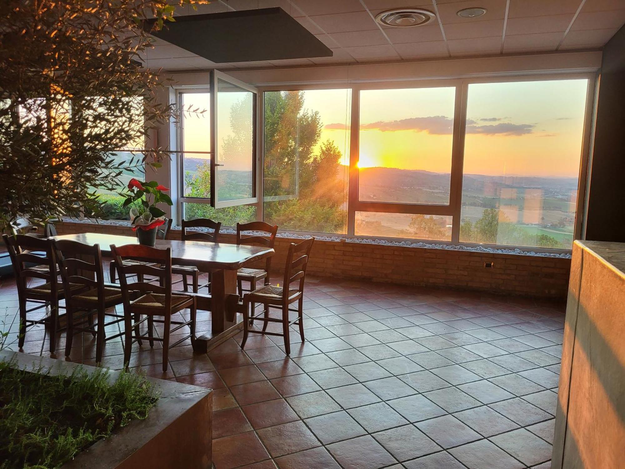 Bellavista Suite Spa Staffolo Ngoại thất bức ảnh